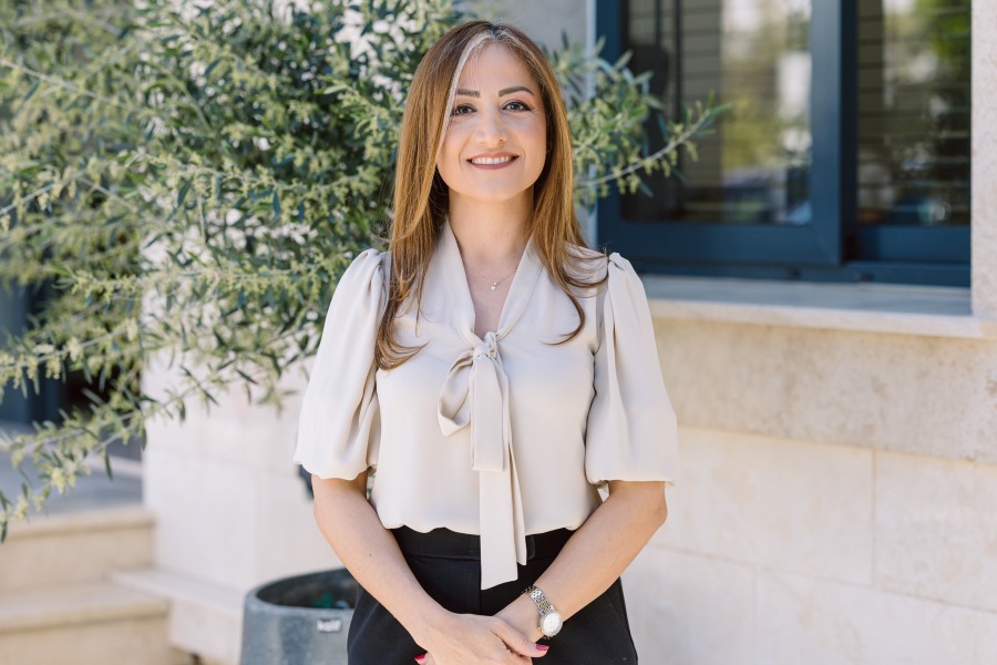 Mahnaz Tavakolian Far